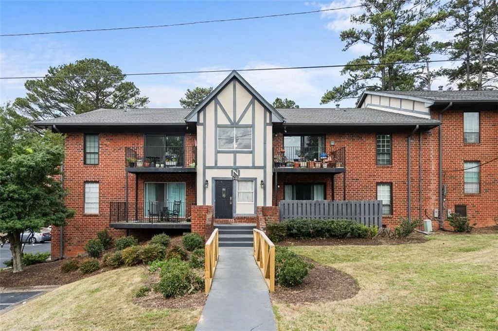 6851 Roswell Road Unit N10, Atlanta, Georgia 30328, 1 Bedroom Bedrooms, ,1 BathroomBathrooms,Residential,For Sale,6851 Roswell Road Unit N10,7749290