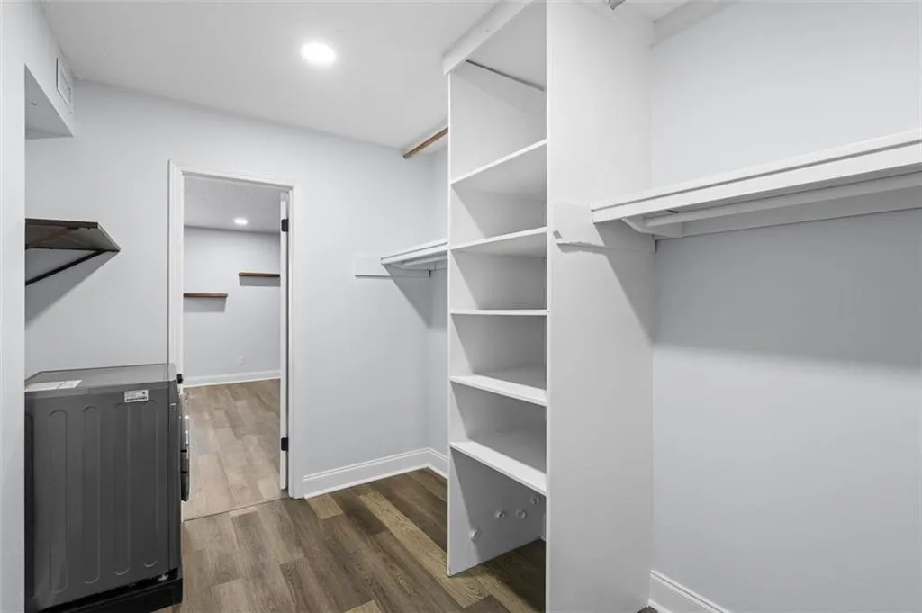 6851 Roswell Road Unit N10, Atlanta, Georgia 30328, 1 Bedroom Bedrooms, ,1 BathroomBathrooms,Residential,For Sale,6851 Roswell Road Unit N10,7749290