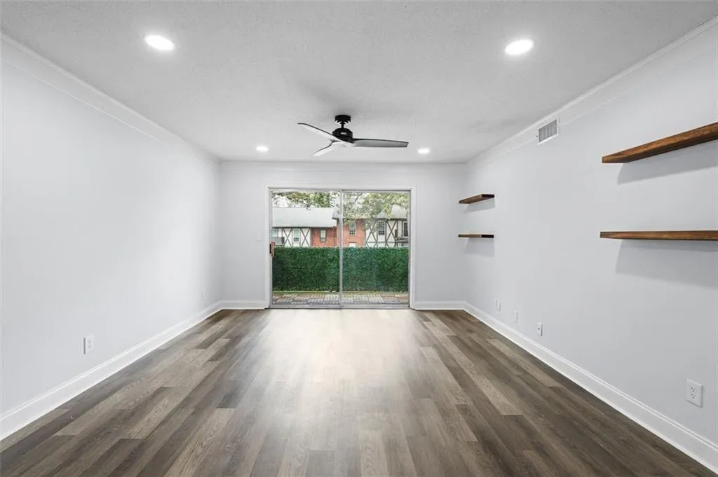 6851 Roswell Road Unit N10, Atlanta, Georgia 30328, 1 Bedroom Bedrooms, ,1 BathroomBathrooms,Residential,For Sale,6851 Roswell Road Unit N10,7749290