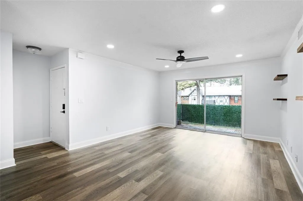 6851 Roswell Road Unit N10, Atlanta, Georgia 30328, 1 Bedroom Bedrooms, ,1 BathroomBathrooms,Residential,For Sale,6851 Roswell Road Unit N10,7749290