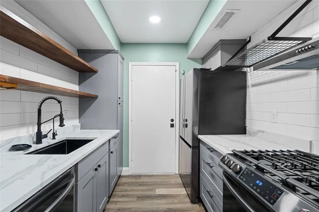 6851 Roswell Road Unit N10, Atlanta, Georgia 30328, 1 Bedroom Bedrooms, ,1 BathroomBathrooms,Residential,For Sale,6851 Roswell Road Unit N10,7749290