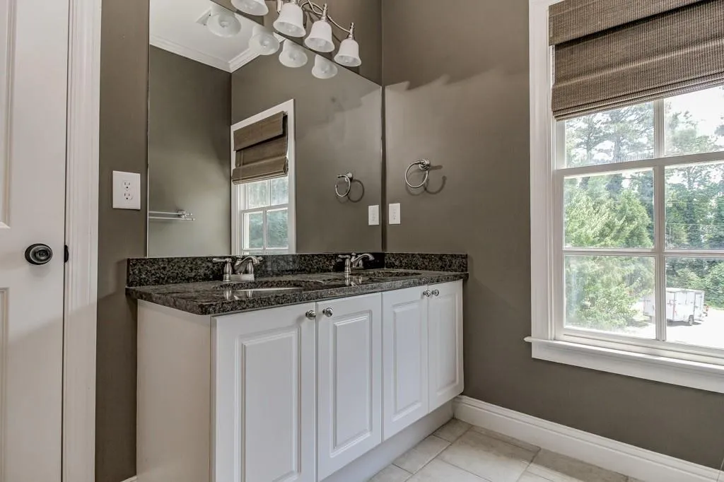 8500 Angels Walk, Sandy Springs, Georgia 30350, 3 Bedrooms Bedrooms, ,2 BathroomsBathrooms,Residential,Sold,8500 Angels Walk,5701206