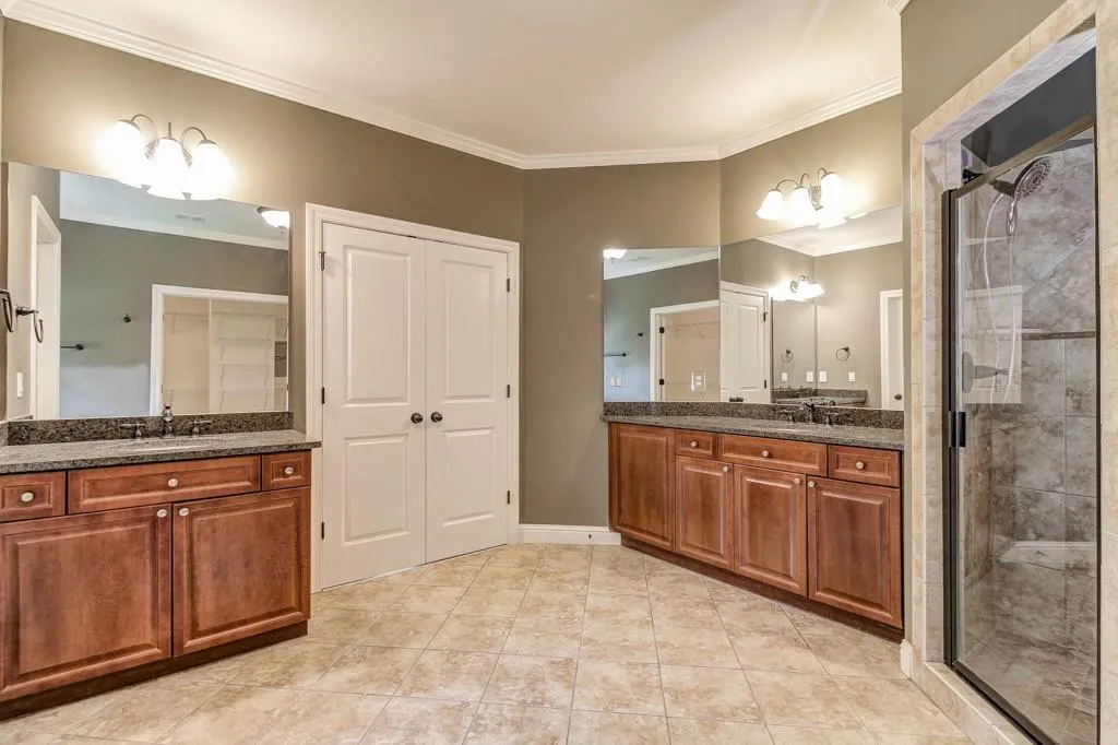 8500 Angels Walk, Sandy Springs, Georgia 30350, 3 Bedrooms Bedrooms, ,2 BathroomsBathrooms,Residential,Sold,8500 Angels Walk,5701206
