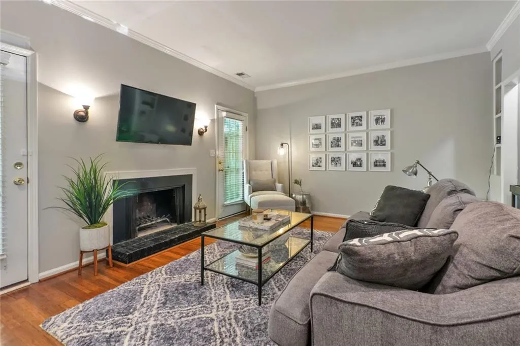 5420 Chemin De Vie, Atlanta, Georgia 30342, 2 Bedrooms Bedrooms, ,2 BathroomsBathrooms,Residential,Sold,5420 Chemin De Vie,6903197