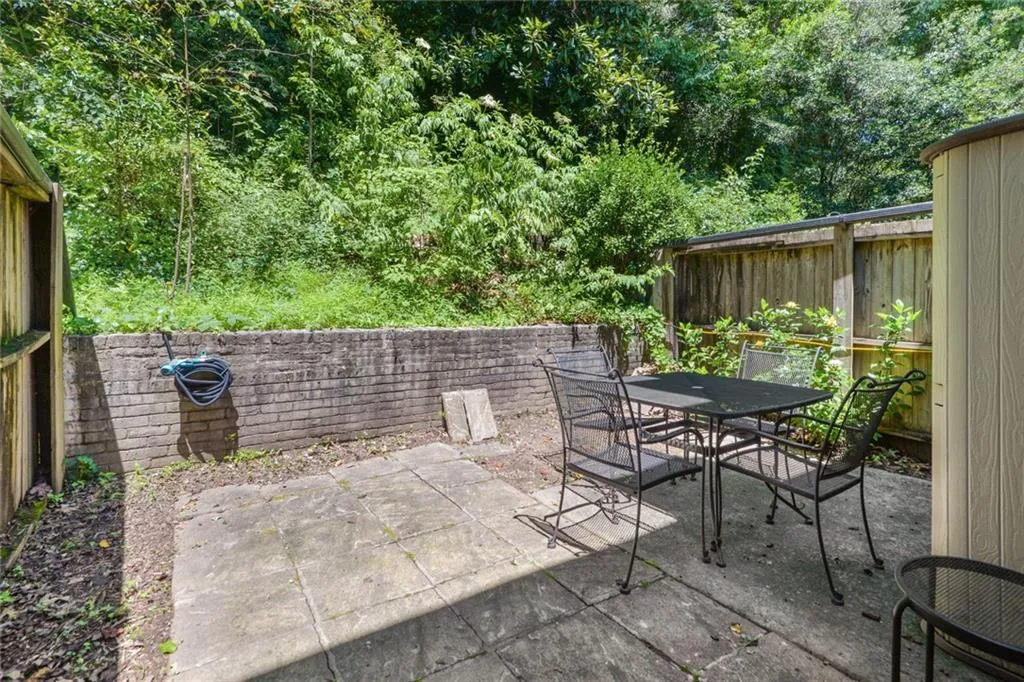 5420 Chemin De Vie, Atlanta, Georgia 30342, 2 Bedrooms Bedrooms, ,2 BathroomsBathrooms,Residential,Sold,5420 Chemin De Vie,6903197