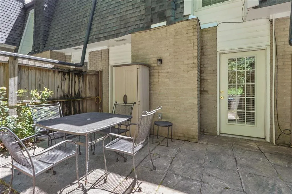 5420 Chemin De Vie, Atlanta, Georgia 30342, 2 Bedrooms Bedrooms, ,2 BathroomsBathrooms,Residential,Sold,5420 Chemin De Vie,6903197