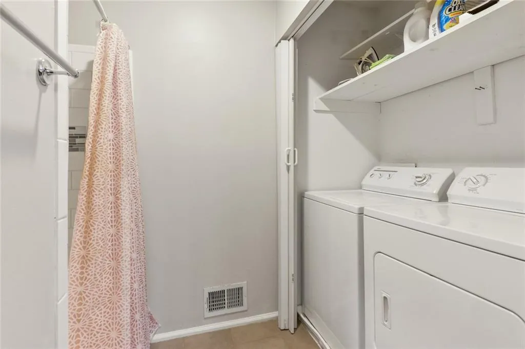 5420 Chemin De Vie, Atlanta, Georgia 30342, 2 Bedrooms Bedrooms, ,2 BathroomsBathrooms,Residential,Sold,5420 Chemin De Vie,6903197