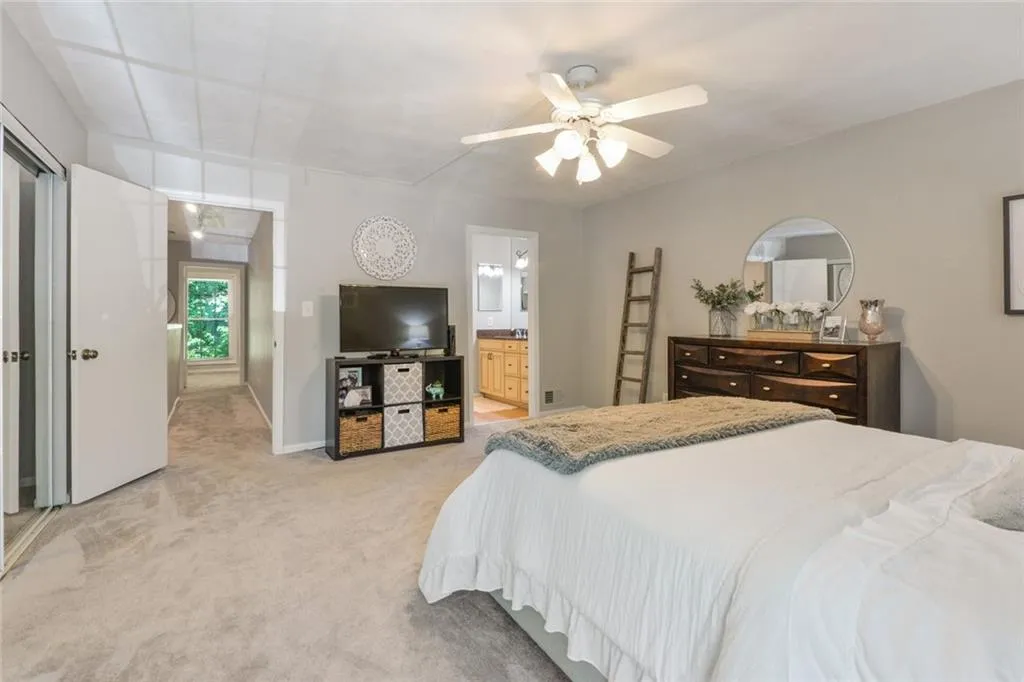 5420 Chemin De Vie, Atlanta, Georgia 30342, 2 Bedrooms Bedrooms, ,2 BathroomsBathrooms,Residential,Sold,5420 Chemin De Vie,6903197