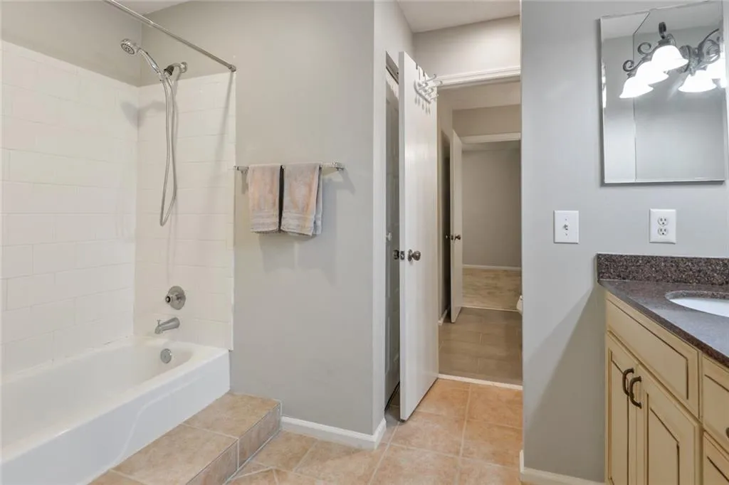 5420 Chemin De Vie, Atlanta, Georgia 30342, 2 Bedrooms Bedrooms, ,2 BathroomsBathrooms,Residential,Sold,5420 Chemin De Vie,6903197