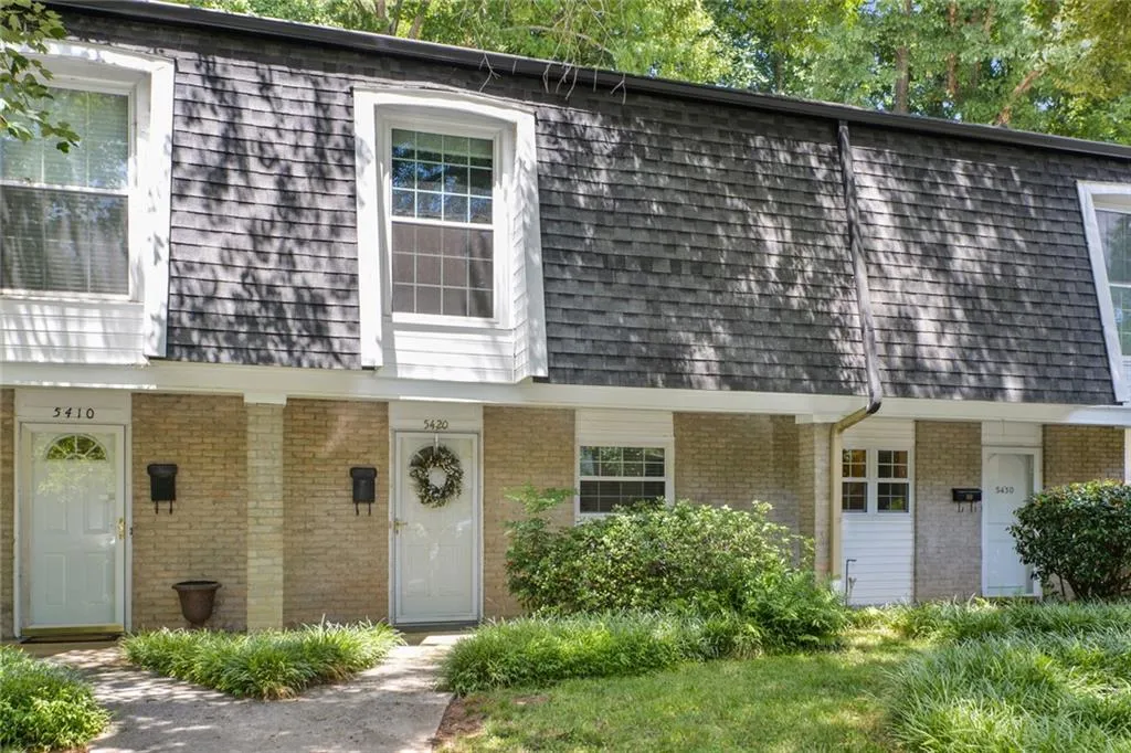5420 Chemin De Vie, Atlanta, Georgia 30342, 2 Bedrooms Bedrooms, ,2 BathroomsBathrooms,Residential,Sold,5420 Chemin De Vie,6903197