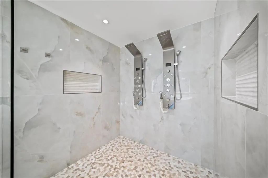 250 Bruton Way, Atlanta, Georgia 30342, 7 Bedrooms Bedrooms, ,4 BathroomsBathrooms,Residential,For Sale,250 Bruton Way,7754642