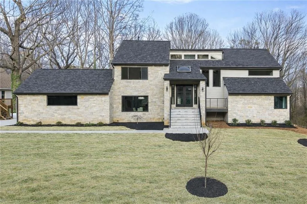 250 Bruton Way, Atlanta, Georgia 30342, 7 Bedrooms Bedrooms, ,4 BathroomsBathrooms,Residential,For Sale,250 Bruton Way,7754642