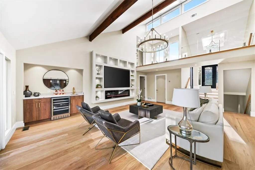 250 Bruton Way, Atlanta, Georgia 30342, 7 Bedrooms Bedrooms, ,4 BathroomsBathrooms,Residential,For Sale,250 Bruton Way,7754642