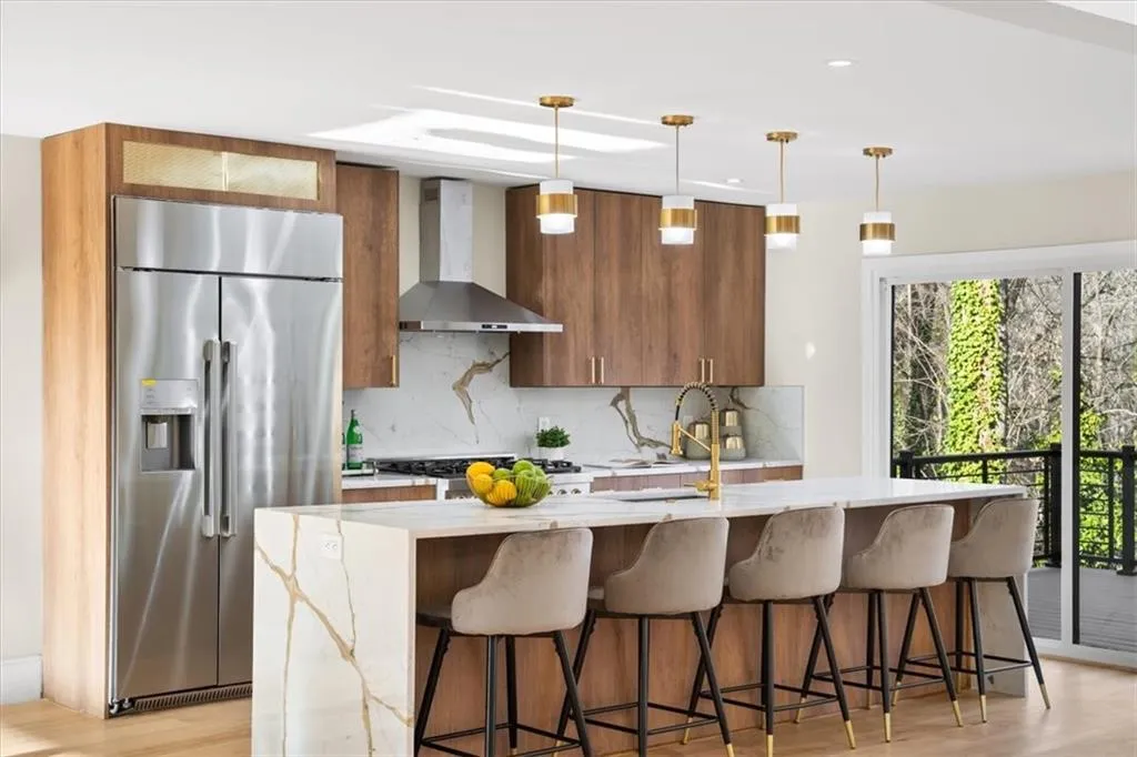 250 Bruton Way, Atlanta, Georgia 30342, 7 Bedrooms Bedrooms, ,4 BathroomsBathrooms,Residential,For Sale,250 Bruton Way,7754642