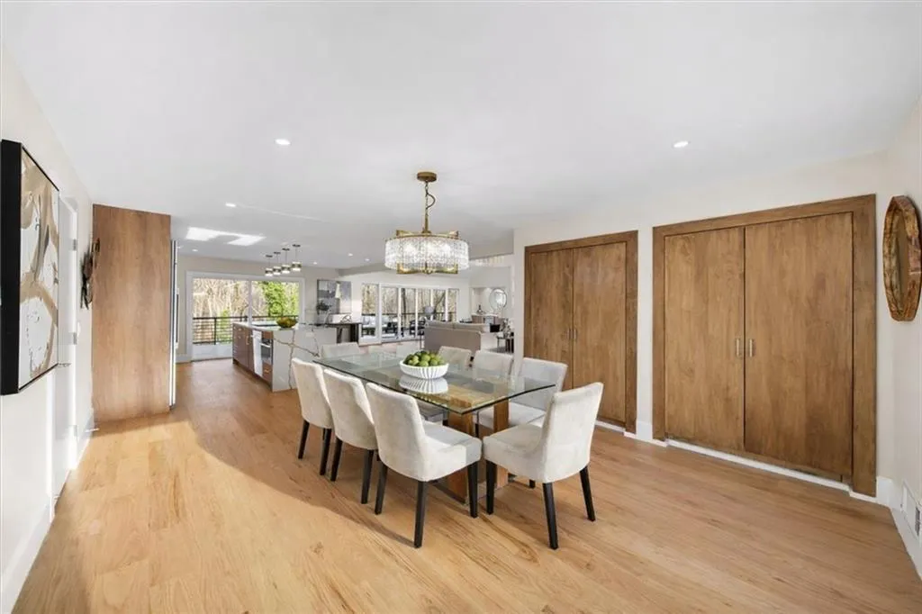 250 Bruton Way, Atlanta, Georgia 30342, 7 Bedrooms Bedrooms, ,4 BathroomsBathrooms,Residential,For Sale,250 Bruton Way,7754642