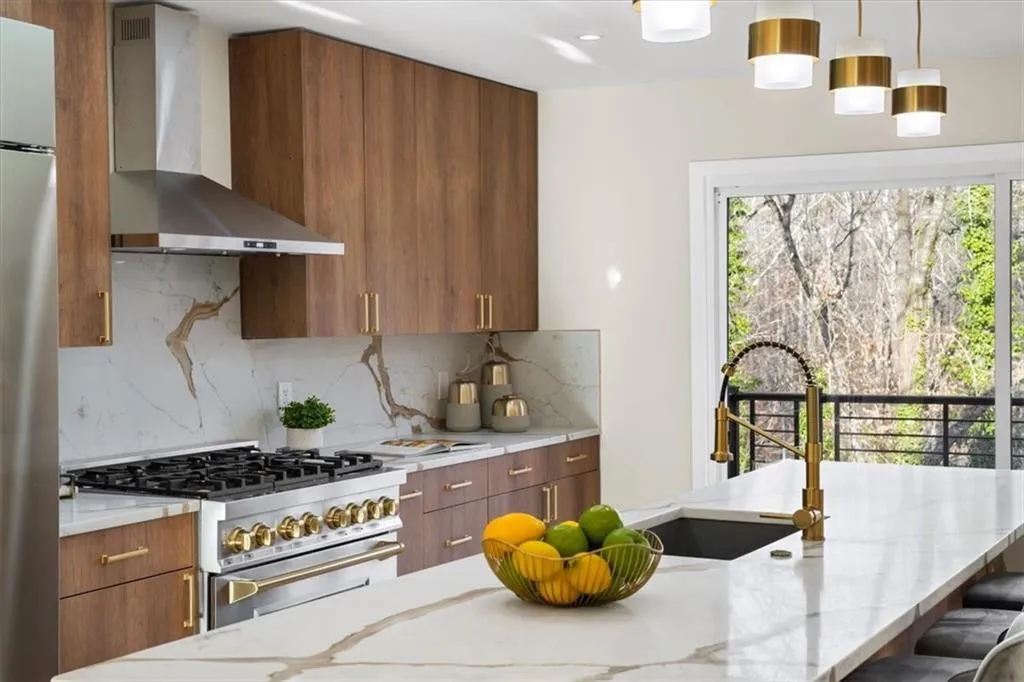 250 Bruton Way, Atlanta, Georgia 30342, 7 Bedrooms Bedrooms, ,4 BathroomsBathrooms,Residential,For Sale,250 Bruton Way,7754642