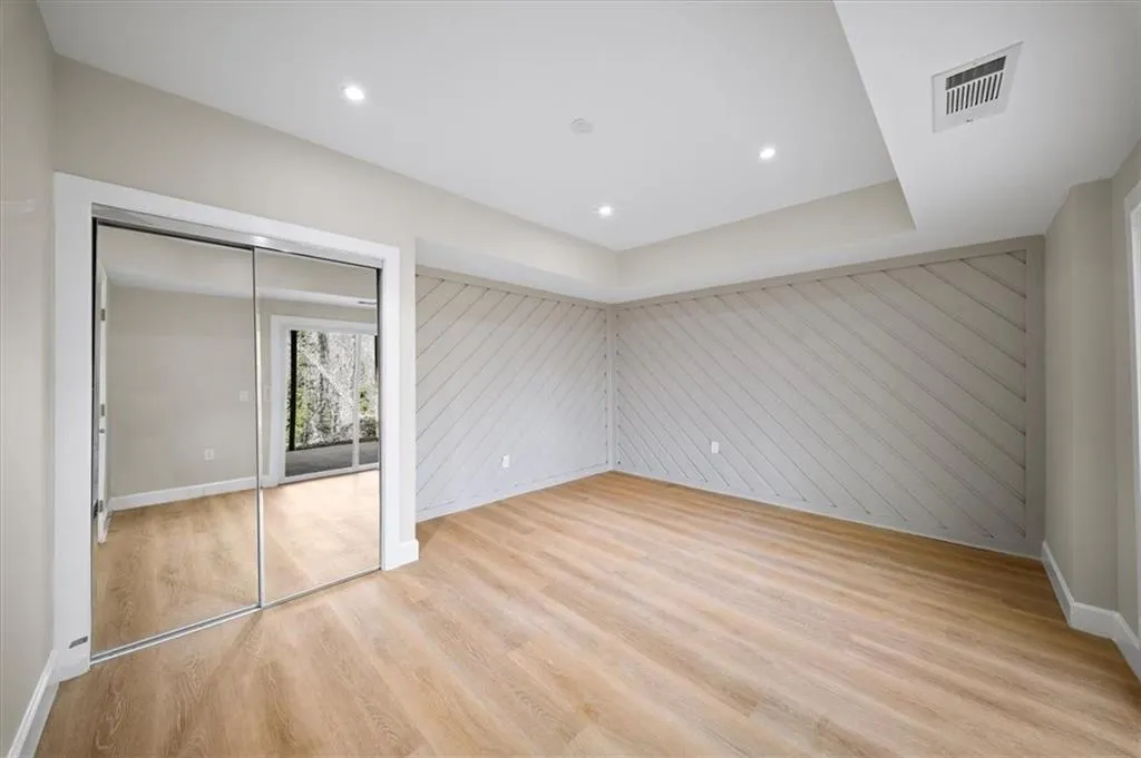 250 Bruton Way, Atlanta, Georgia 30342, 7 Bedrooms Bedrooms, ,4 BathroomsBathrooms,Residential,For Sale,250 Bruton Way,7754642