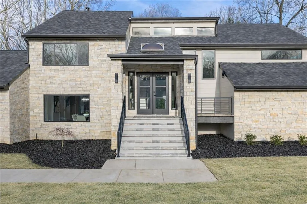 250 Bruton Way, Atlanta, Georgia 30342, 7 Bedrooms Bedrooms, ,4 BathroomsBathrooms,Residential,For Sale,250 Bruton Way,7754642