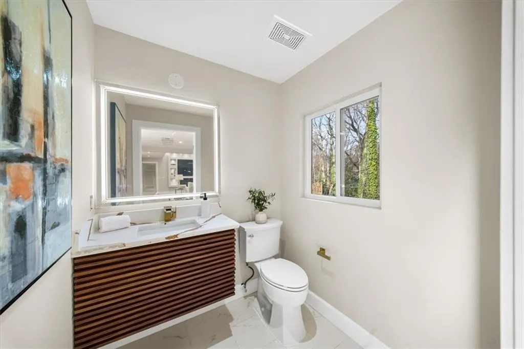 250 Bruton Way, Atlanta, Georgia 30342, 7 Bedrooms Bedrooms, ,4 BathroomsBathrooms,Residential,For Sale,250 Bruton Way,7754642