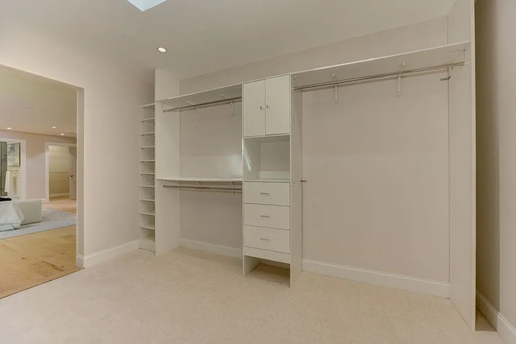 250 Bruton Way, Atlanta, Georgia 30342, 7 Bedrooms Bedrooms, ,4 BathroomsBathrooms,Residential,For Sale,250 Bruton Way,7754642