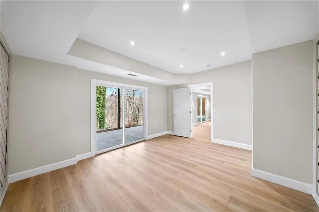 250 Bruton Way, Atlanta, Georgia 30342, 7 Bedrooms Bedrooms, ,4 BathroomsBathrooms,Residential,For Sale,250 Bruton Way,7754642