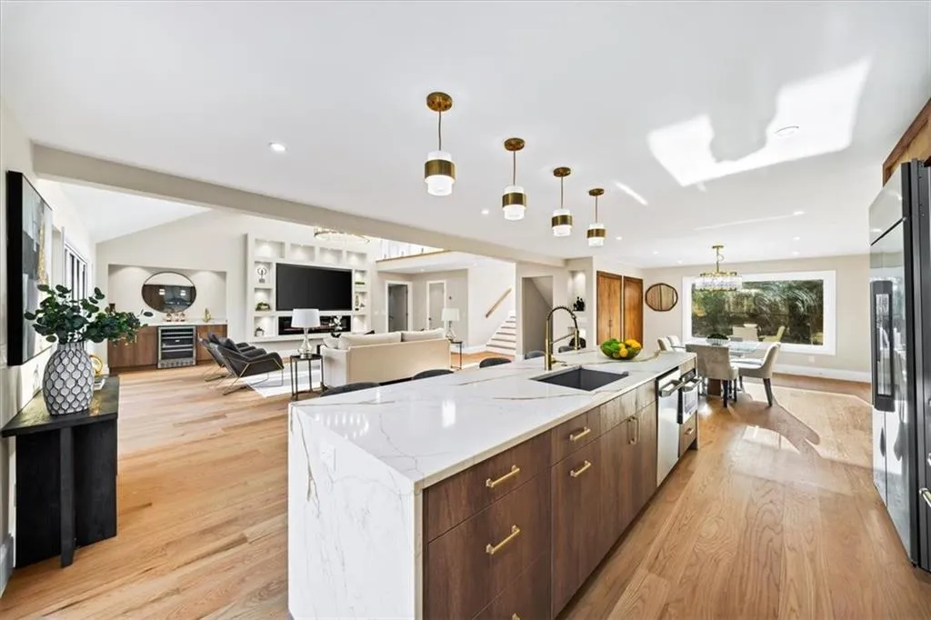 250 Bruton Way, Atlanta, Georgia 30342, 7 Bedrooms Bedrooms, ,4 BathroomsBathrooms,Residential,For Sale,250 Bruton Way,7754642