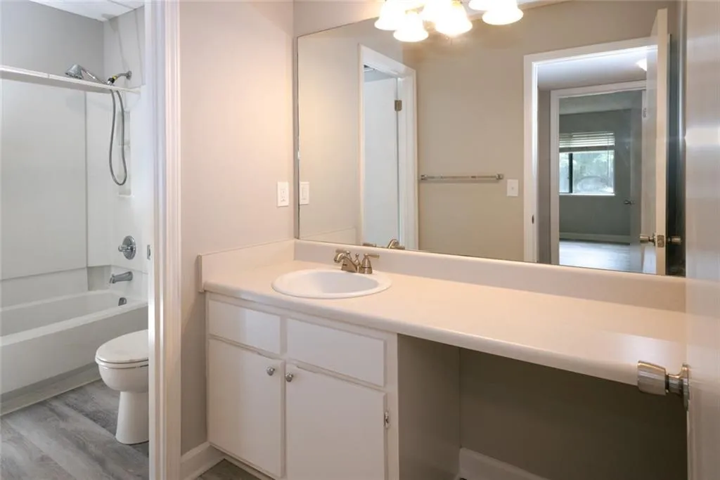 2003 Wingate Way, Sandy Springs, Georgia 30350, 1 Bedroom Bedrooms, ,1 BathroomBathrooms,Residential,Sold,2003 Wingate Way,7074861