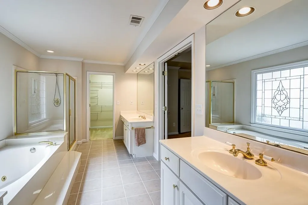 630 Glenridge Close Drive Ne, Sandy Springs, Georgia 30328, 4 Bedrooms Bedrooms, ,2 BathroomsBathrooms,Residential,Sold,630 Glenridge Close Drive Ne,5604334