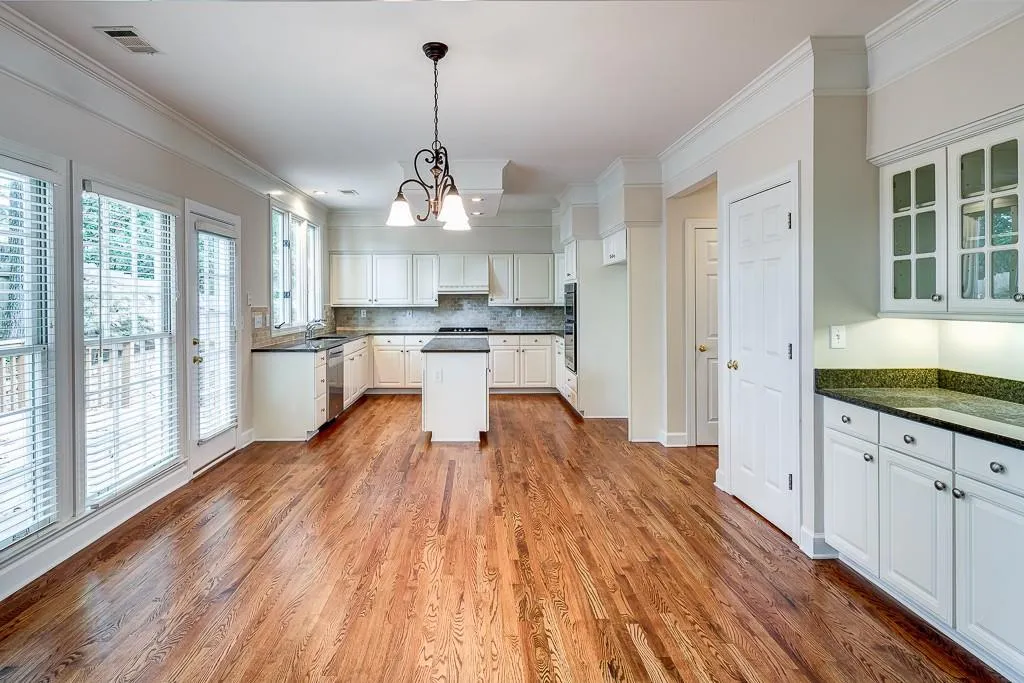 630 Glenridge Close Drive Ne, Sandy Springs, Georgia 30328, 4 Bedrooms Bedrooms, ,2 BathroomsBathrooms,Residential,Sold,630 Glenridge Close Drive Ne,5604334