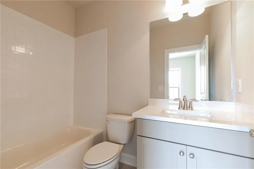 4207 Deming Circle, Atlanta, Georgia 30342, 2 Bedrooms Bedrooms, ,2 BathroomsBathrooms,Residential,Sold,4207 Deming Circle,6536256