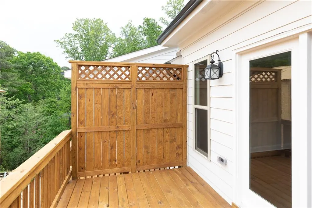 4207 Deming Circle, Atlanta, Georgia 30342, 2 Bedrooms Bedrooms, ,2 BathroomsBathrooms,Residential,Sold,4207 Deming Circle,6536256