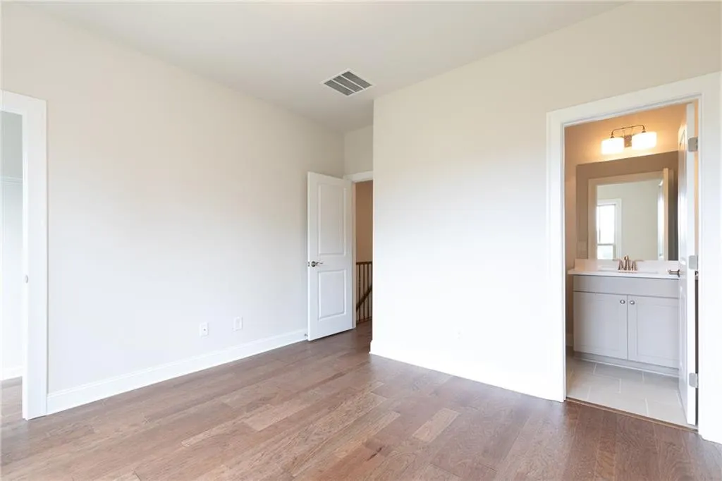 4207 Deming Circle, Atlanta, Georgia 30342, 2 Bedrooms Bedrooms, ,2 BathroomsBathrooms,Residential,Sold,4207 Deming Circle,6536256