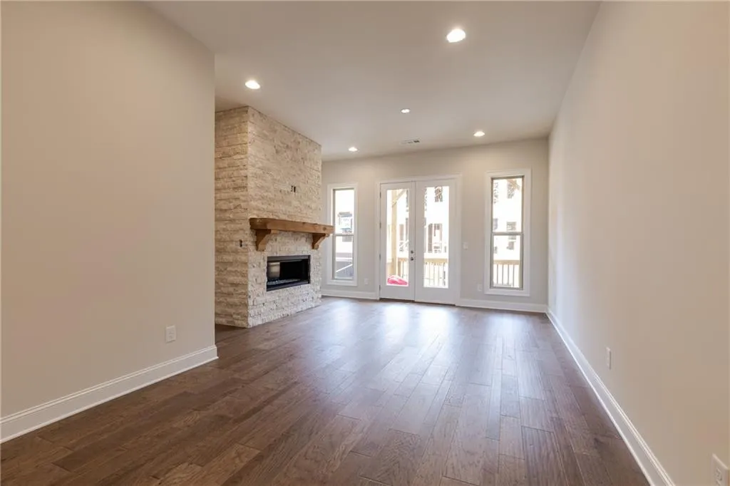 4207 Deming Circle, Atlanta, Georgia 30342, 2 Bedrooms Bedrooms, ,2 BathroomsBathrooms,Residential,Sold,4207 Deming Circle,6536256