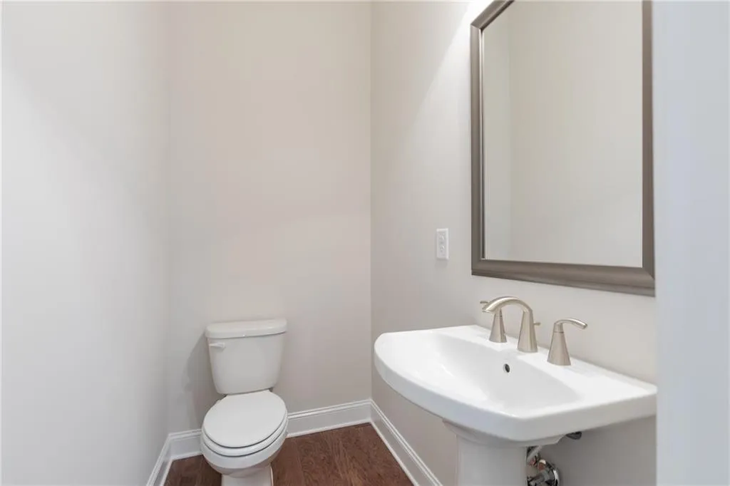 4207 Deming Circle, Atlanta, Georgia 30342, 2 Bedrooms Bedrooms, ,2 BathroomsBathrooms,Residential,Sold,4207 Deming Circle,6536256