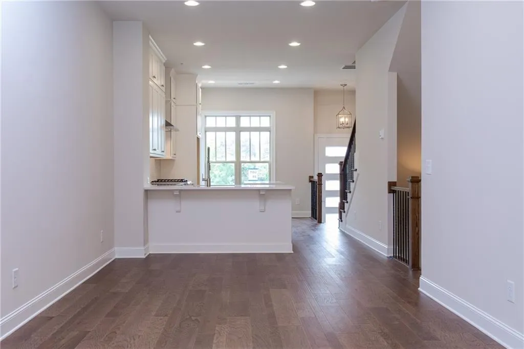 4207 Deming Circle, Atlanta, Georgia 30342, 2 Bedrooms Bedrooms, ,2 BathroomsBathrooms,Residential,Sold,4207 Deming Circle,6536256