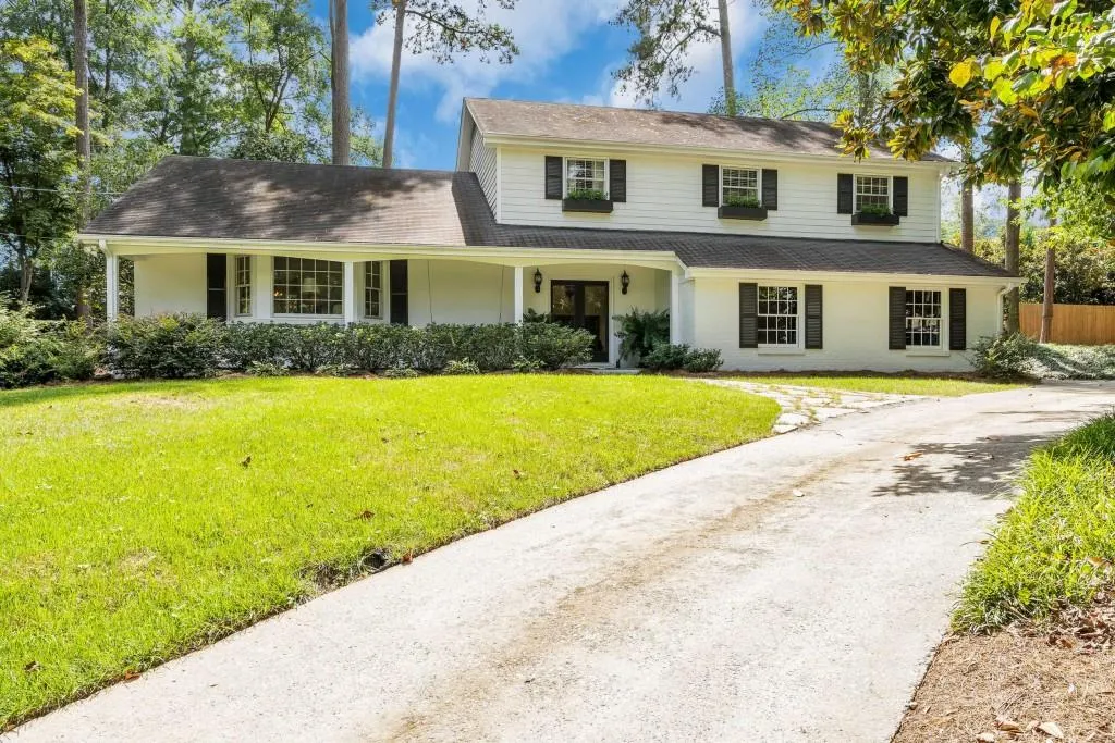 6696 Ridge Mill Lane, Sandy Springs, Georgia 30328, 5 Bedrooms Bedrooms, ,3 BathroomsBathrooms,Residential,Sold,6696 Ridge Mill Lane,6075663