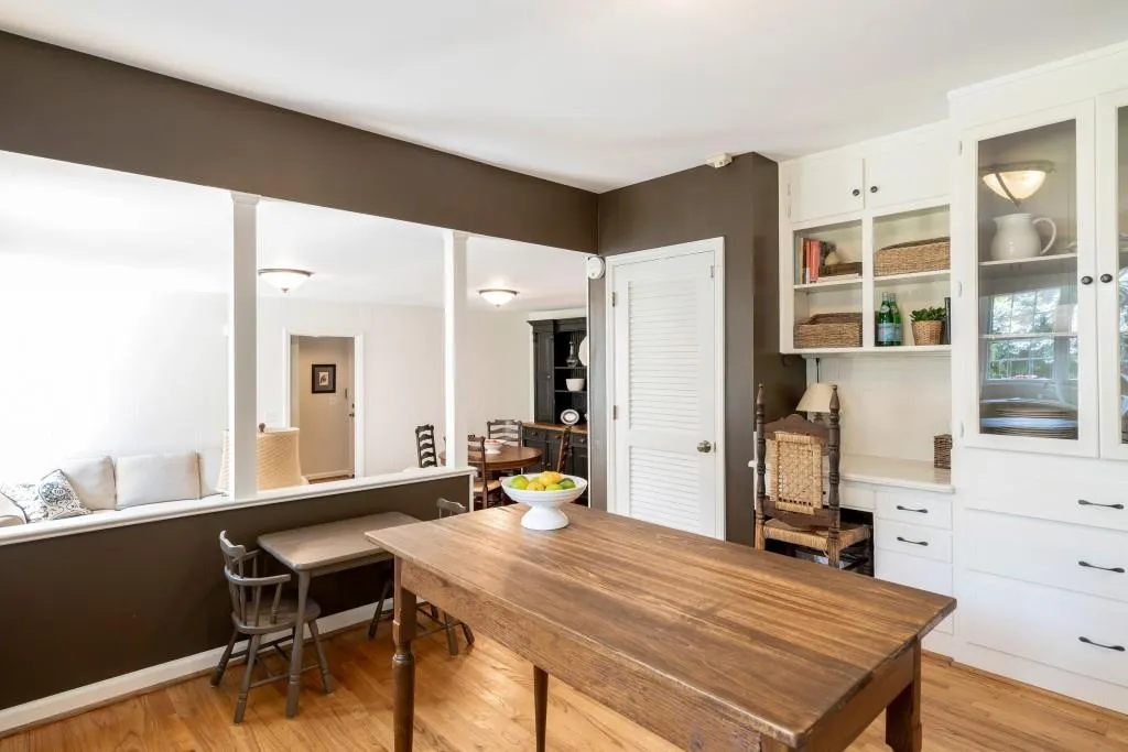 6696 Ridge Mill Lane, Sandy Springs, Georgia 30328, 5 Bedrooms Bedrooms, ,3 BathroomsBathrooms,Residential,Sold,6696 Ridge Mill Lane,6075663