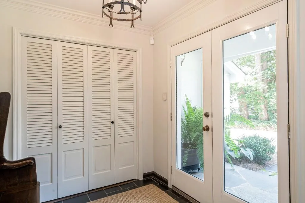 6696 Ridge Mill Lane, Sandy Springs, Georgia 30328, 5 Bedrooms Bedrooms, ,3 BathroomsBathrooms,Residential,Sold,6696 Ridge Mill Lane,6075663