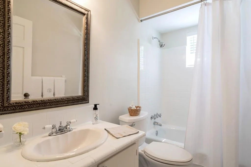 6696 Ridge Mill Lane, Sandy Springs, Georgia 30328, 5 Bedrooms Bedrooms, ,3 BathroomsBathrooms,Residential,Sold,6696 Ridge Mill Lane,6075663