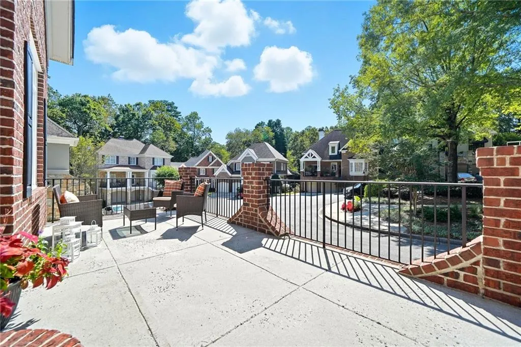 1154 Fairway Gardens Ne, Brookhaven, Georgia 30319, 4 Bedrooms Bedrooms, ,4 BathroomsBathrooms,Residential,For Sale,1154 Fairway Gardens Ne,7646115