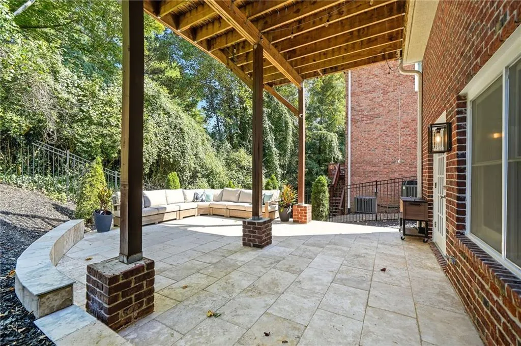 1154 Fairway Gardens Ne, Brookhaven, Georgia 30319, 4 Bedrooms Bedrooms, ,4 BathroomsBathrooms,Residential,For Sale,1154 Fairway Gardens Ne,7646115