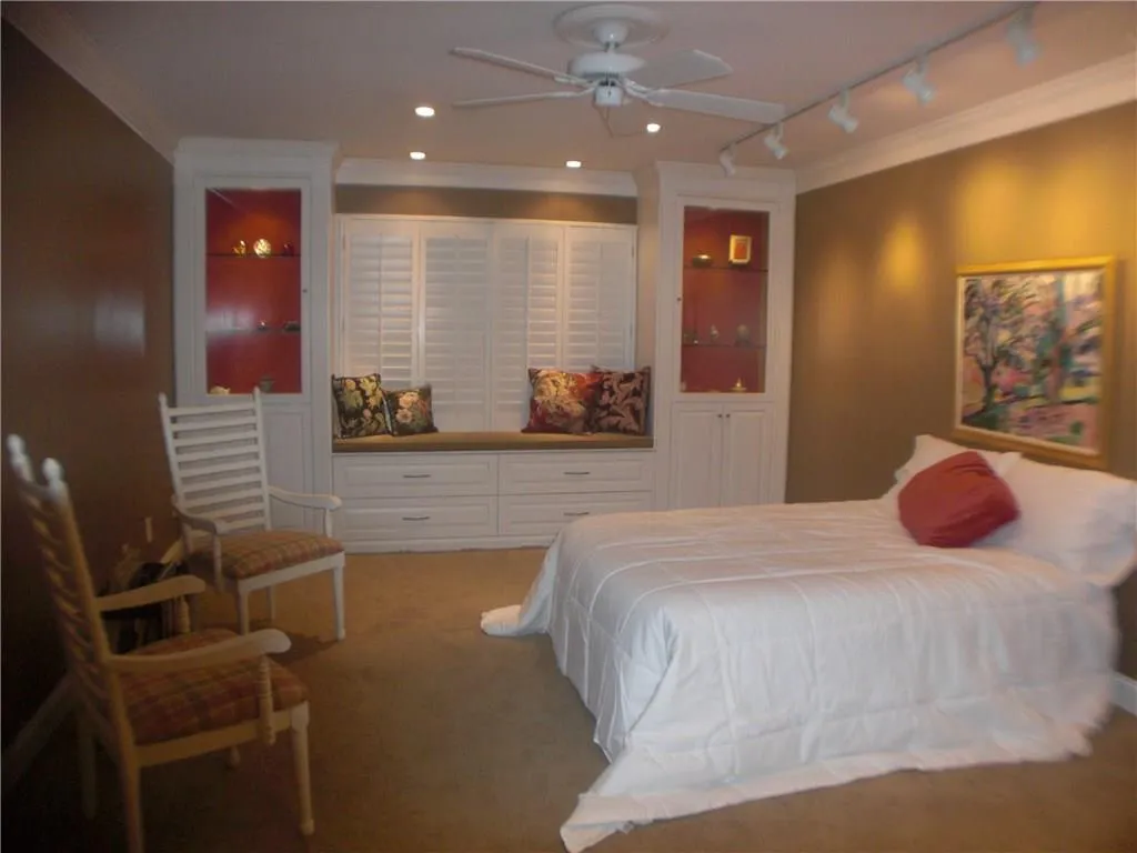 5233 Glenridge Drive Ne Unit 5233, Sandy Springs, Georgia 30342, 3 Bedrooms Bedrooms, ,2 BathroomsBathrooms,Residential,Sold,5233 Glenridge Drive Ne Unit 5233,5711591