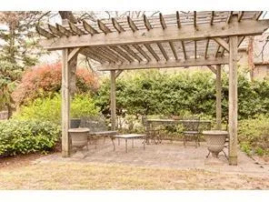5233 Glenridge Drive Ne Unit 5233, Sandy Springs, Georgia 30342, 3 Bedrooms Bedrooms, ,2 BathroomsBathrooms,Residential,Sold,5233 Glenridge Drive Ne Unit 5233,5711591