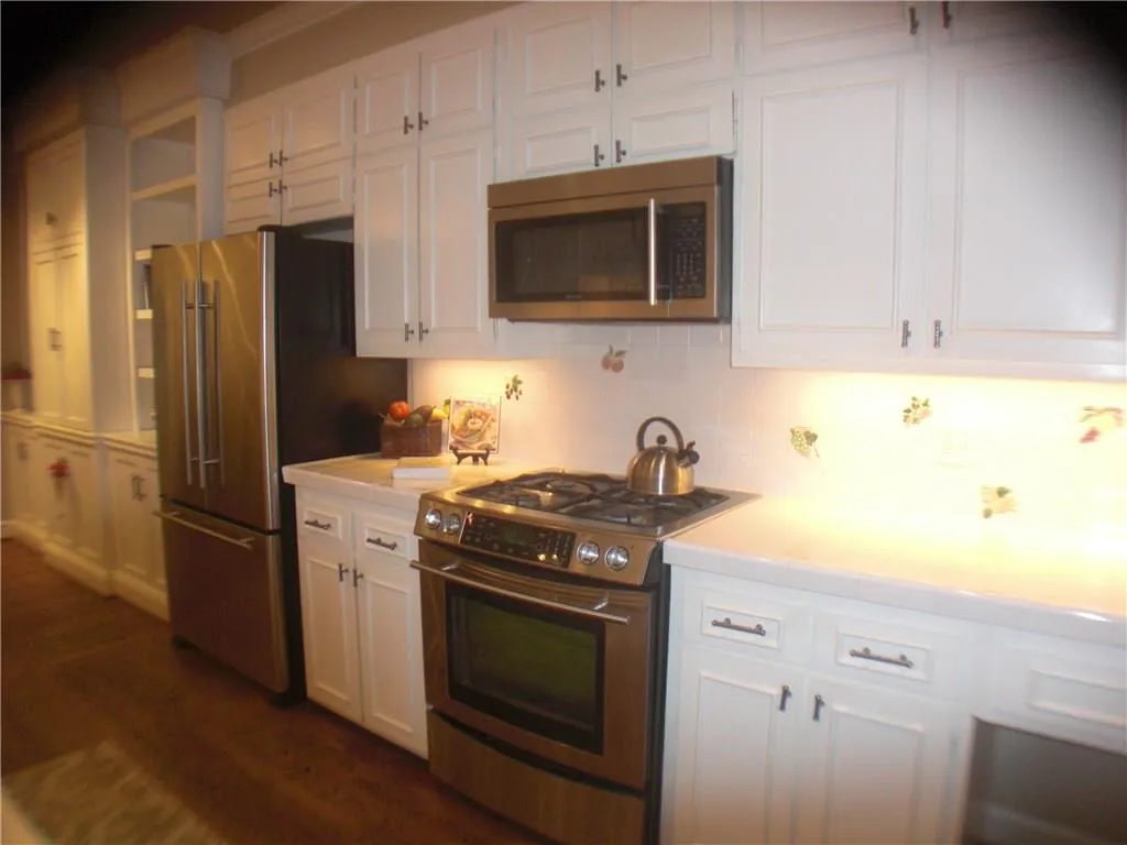 5233 Glenridge Drive Ne Unit 5233, Sandy Springs, Georgia 30342, 3 Bedrooms Bedrooms, ,2 BathroomsBathrooms,Residential,Sold,5233 Glenridge Drive Ne Unit 5233,5711591