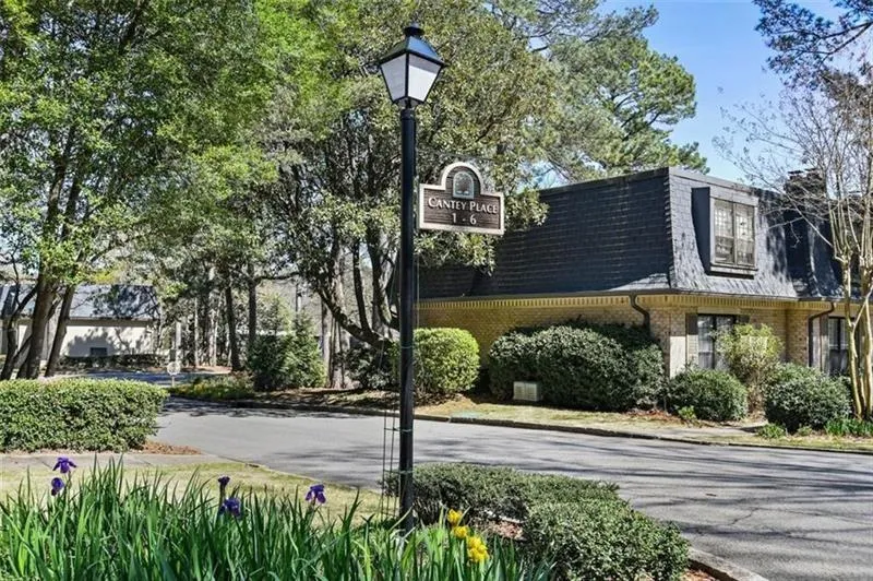 5 Cantey Place Nw, Atlanta, Georgia 30327, 3 Bedrooms Bedrooms, ,2 BathroomsBathrooms,Residential,For Sale,5 Cantey Place Nw,7631657