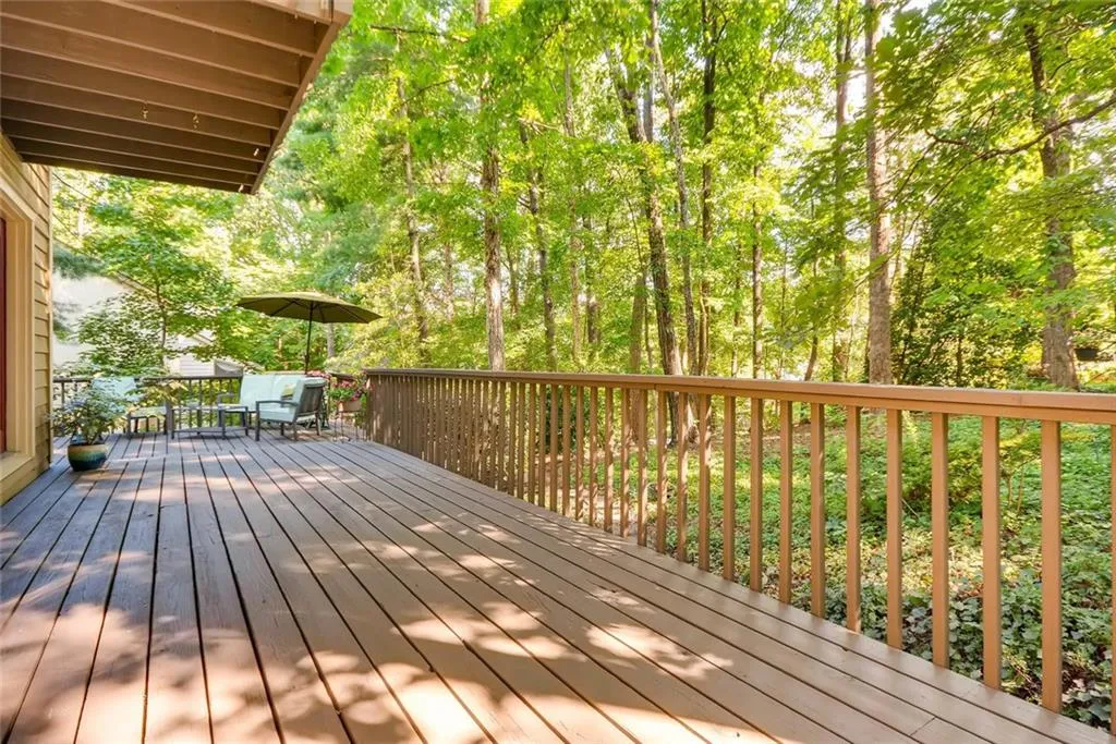 105 Seville Chase, Atlanta, Georgia 30328, 5 Bedrooms Bedrooms, ,4 BathroomsBathrooms,Residential,Sold,105 Seville Chase,6040517