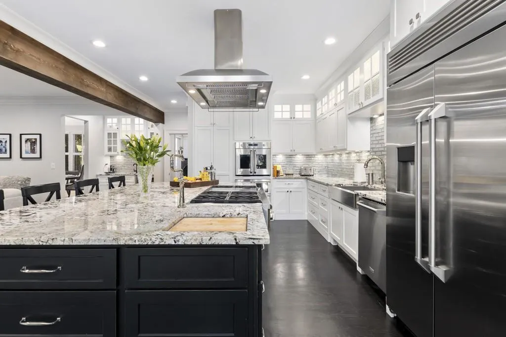 315 Sologne Court, Atlanta, Georgia 30327, 5 Bedrooms Bedrooms, ,5 BathroomsBathrooms,Residential,Sold,315 Sologne Court,6963742