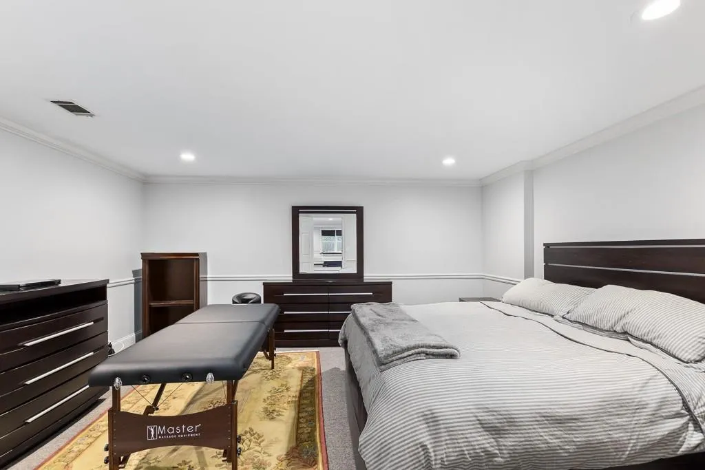 315 Sologne Court, Atlanta, Georgia 30327, 5 Bedrooms Bedrooms, ,5 BathroomsBathrooms,Residential,Sold,315 Sologne Court,6963742