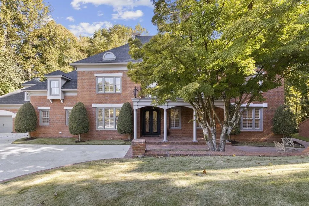 315 Sologne Court, Atlanta, Georgia 30327, 5 Bedrooms Bedrooms, ,5 BathroomsBathrooms,Residential,Sold,315 Sologne Court,6963742