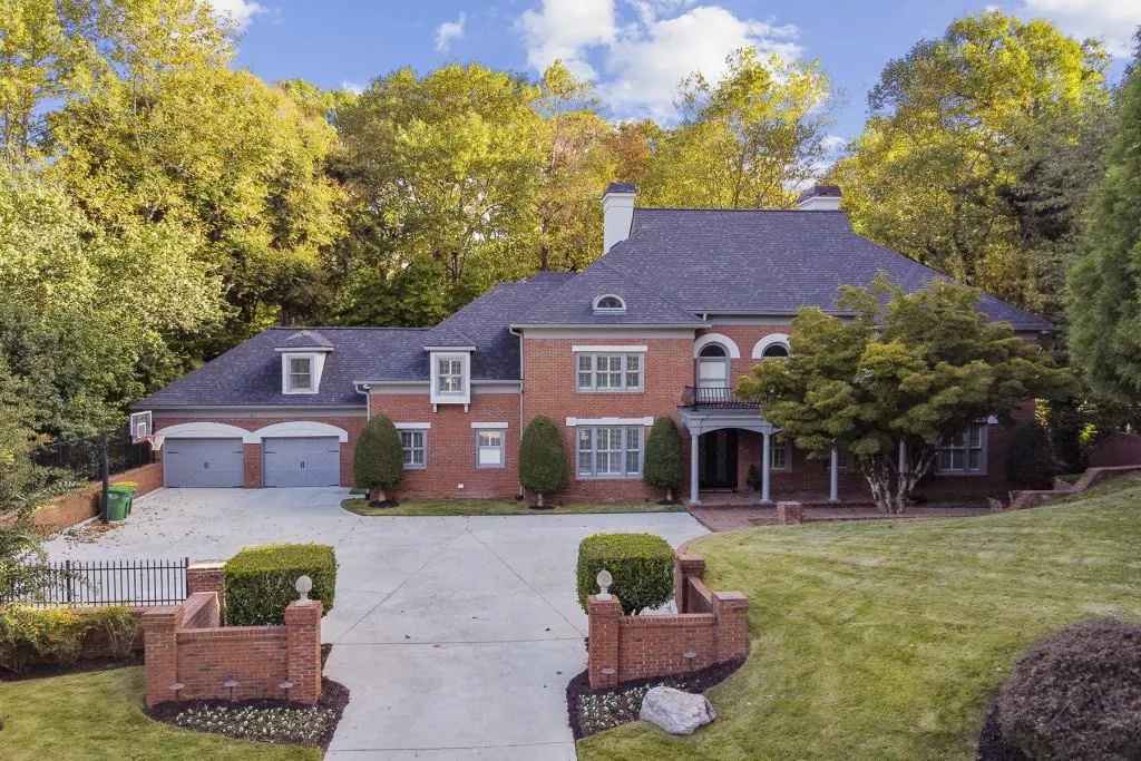 315 Sologne Court, Atlanta, Georgia 30327, 5 Bedrooms Bedrooms, ,5 BathroomsBathrooms,Residential,Sold,315 Sologne Court,6963742